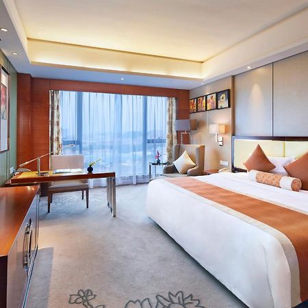 Guangzhou Changfeng Gloria Plaza Hotel Екстериор снимка
