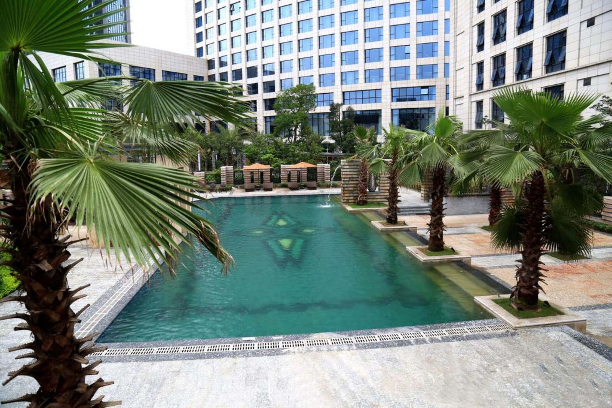 Guangzhou Changfeng Gloria Plaza Hotel Екстериор снимка