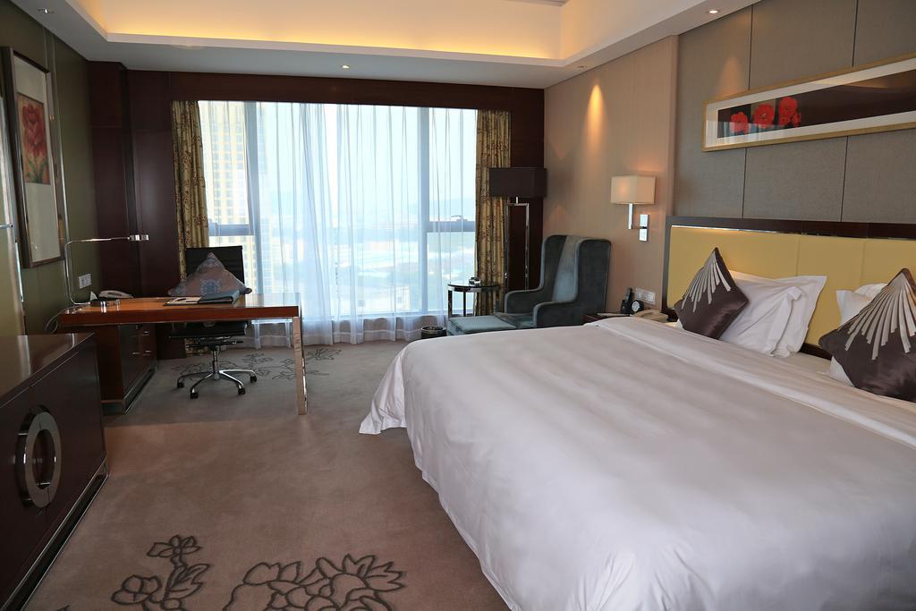 Guangzhou Changfeng Gloria Plaza Hotel Стая снимка