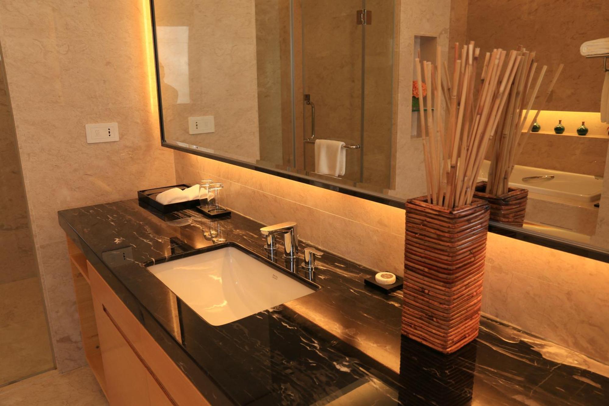 Guangzhou Changfeng Gloria Plaza Hotel Екстериор снимка