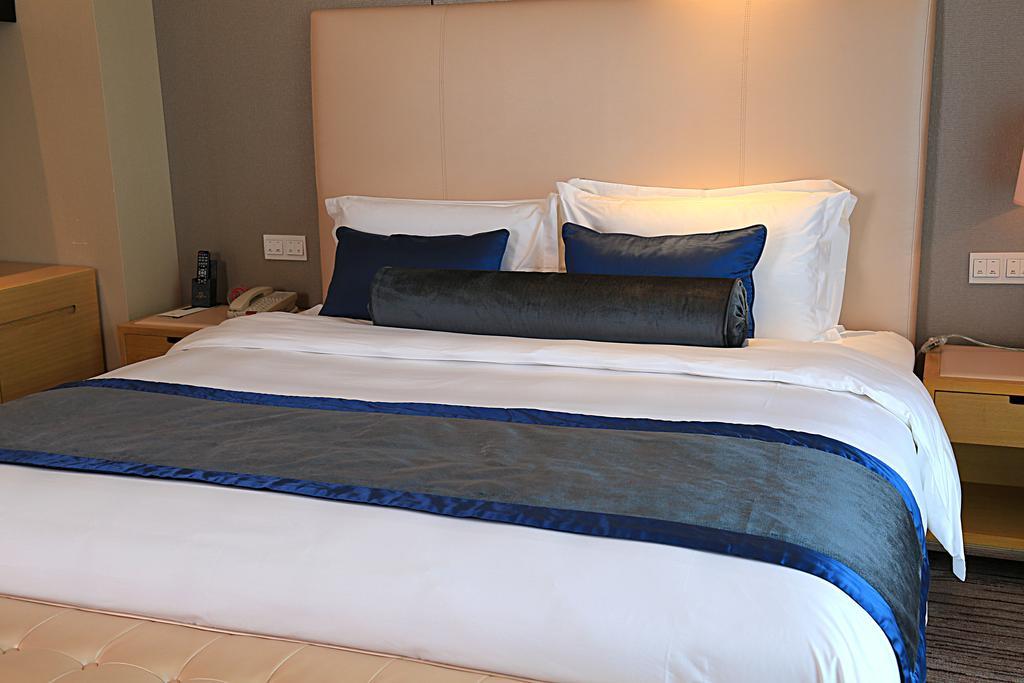 Guangzhou Changfeng Gloria Plaza Hotel Стая снимка
