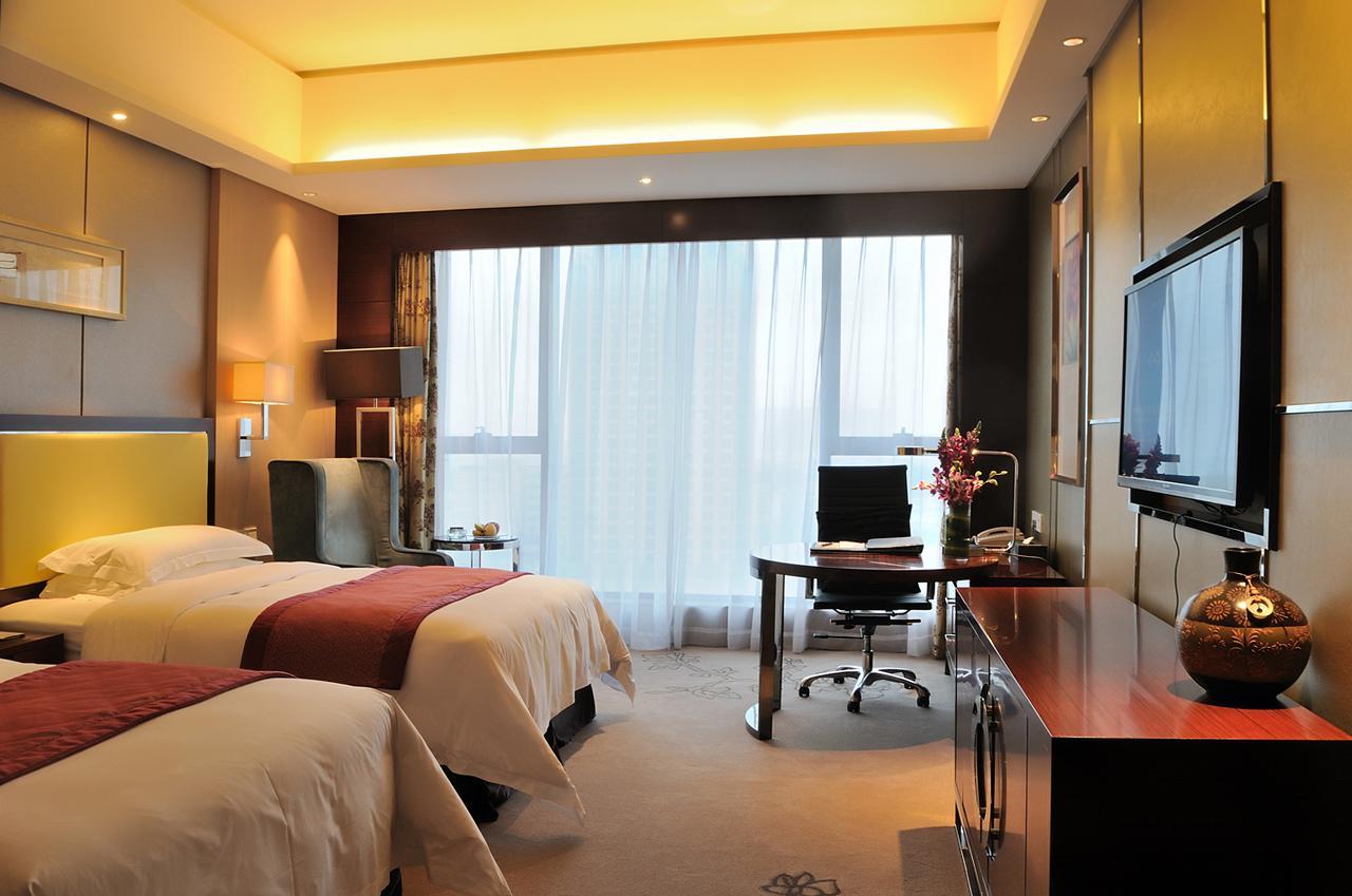 Guangzhou Changfeng Gloria Plaza Hotel Екстериор снимка