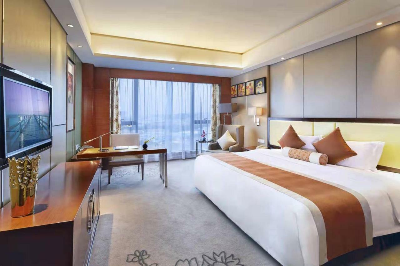 Guangzhou Changfeng Gloria Plaza Hotel Екстериор снимка